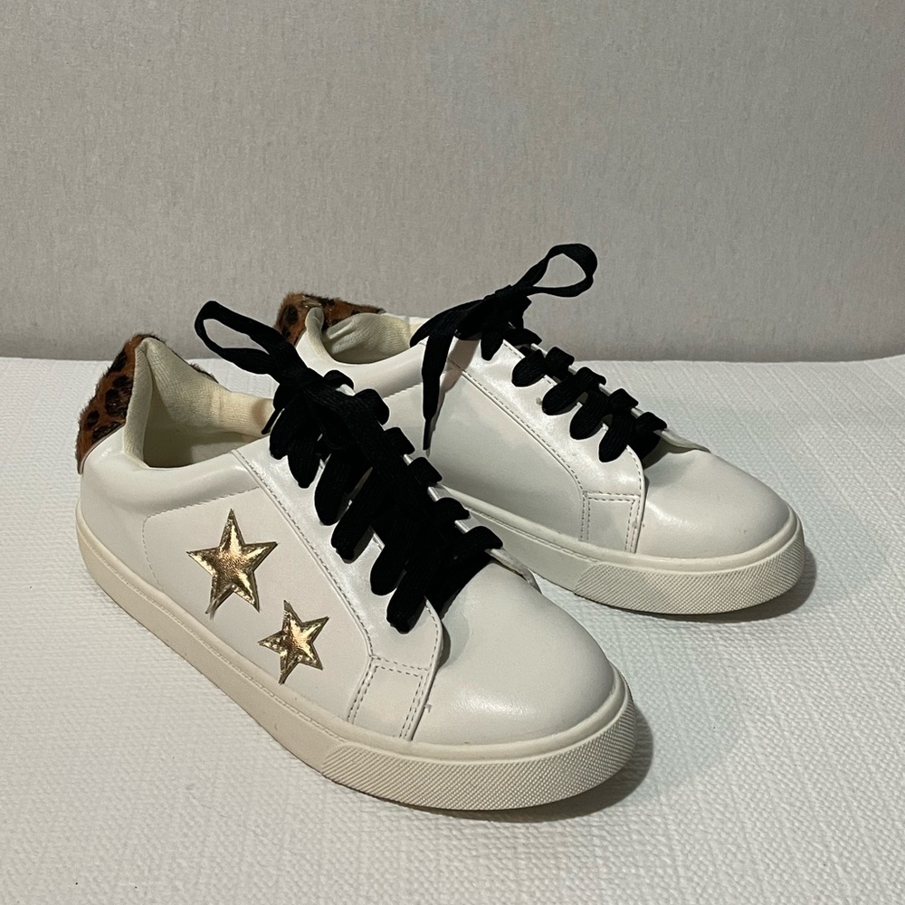 Belovely, Kids Sneakers in White with Black and Leopard Accents